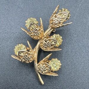 Vintage Filigree Flower Stem Gold Tone Faux Peridot Green Rhinestone Brooch Pin